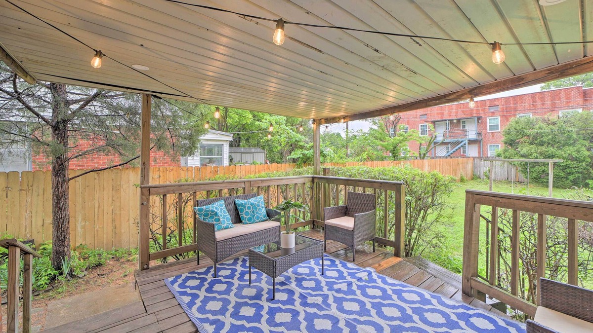 Tulsa House | Pet-Friendly Tulsa Digs w/Deck & Fenced Yard