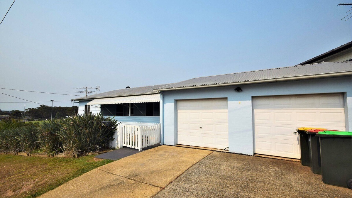 Nambucca Heads House | Pet friendly two Bedroom house, located close the the beach and main street!