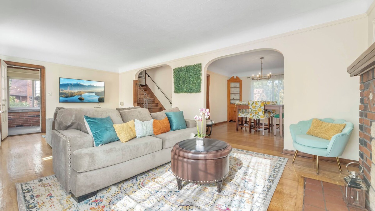 Cleveland Heights House | Pet-friendly Spacious 3BR house with WiFi, AC in welcoming Cleveland Heights, OH