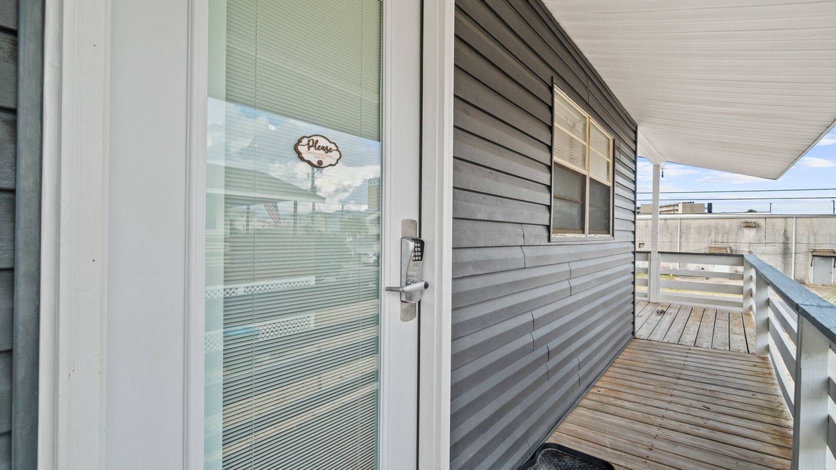 Gulf Lagoon Beach Apartment | Pet Friendly! Hot Tub! Sleeps Six!