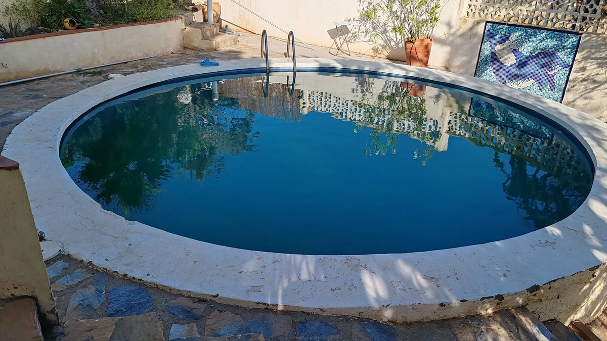 Los Geraeos Ski Chalet | Pet-friendly villa with pool and views