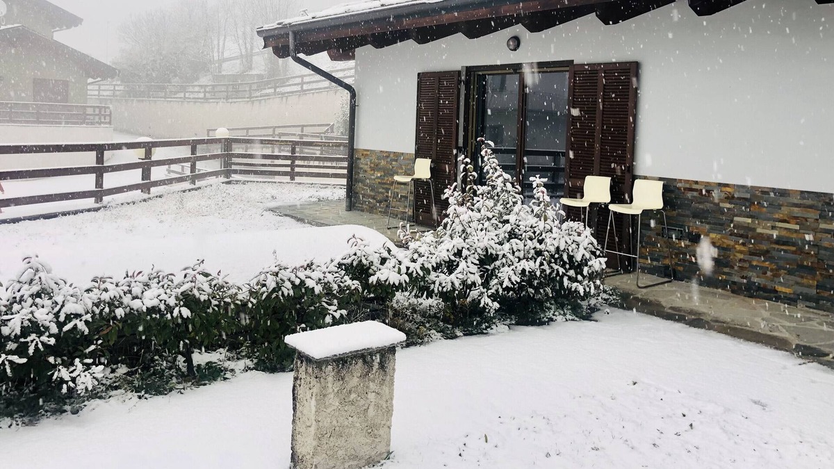 Saint-Vincent Villa | Pet-Friendly 'Villa Elit' with Mountain View & Garden