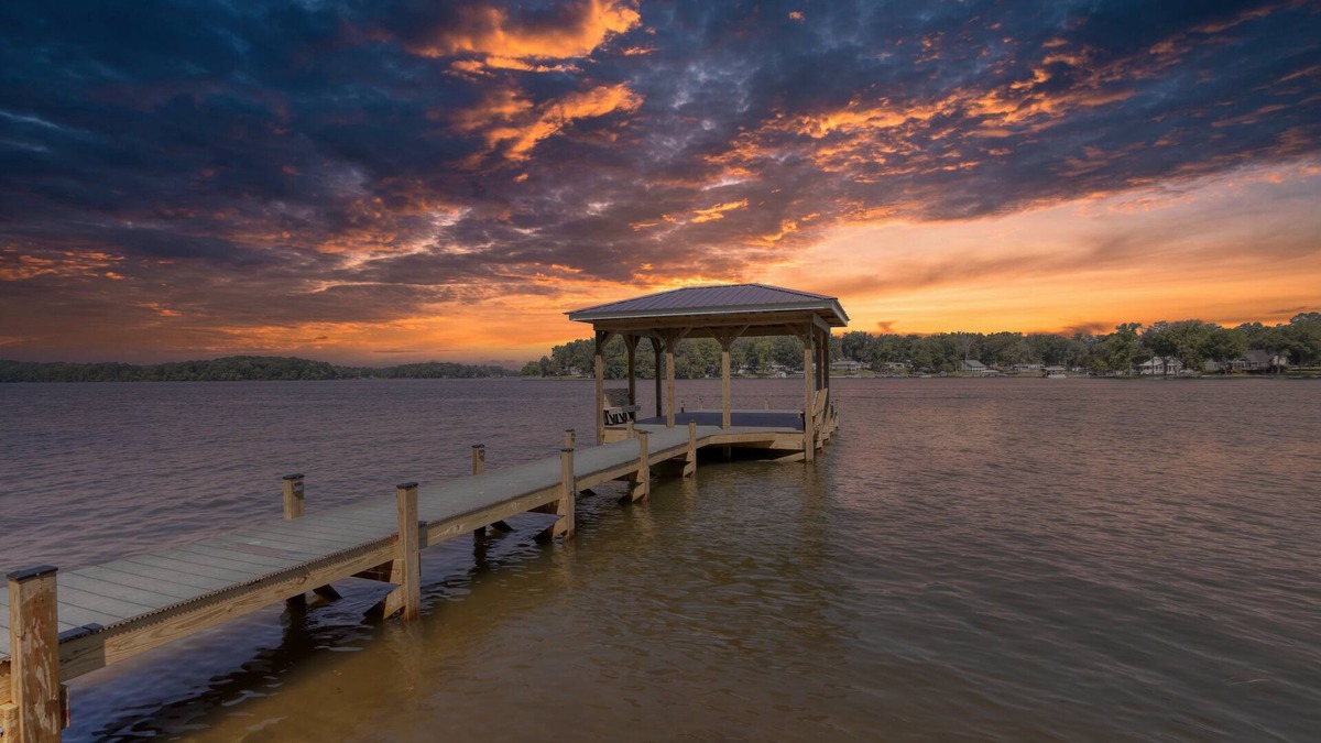 Cross Hill House | Pet friendly, west facing, Waterside Retreat on Lake Greenwood, SC