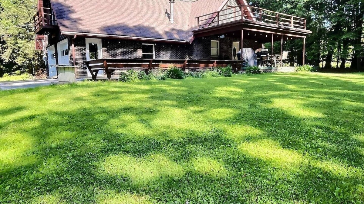 Brookville House | Pet Friendly | Wi-Fi | Firepit | TV