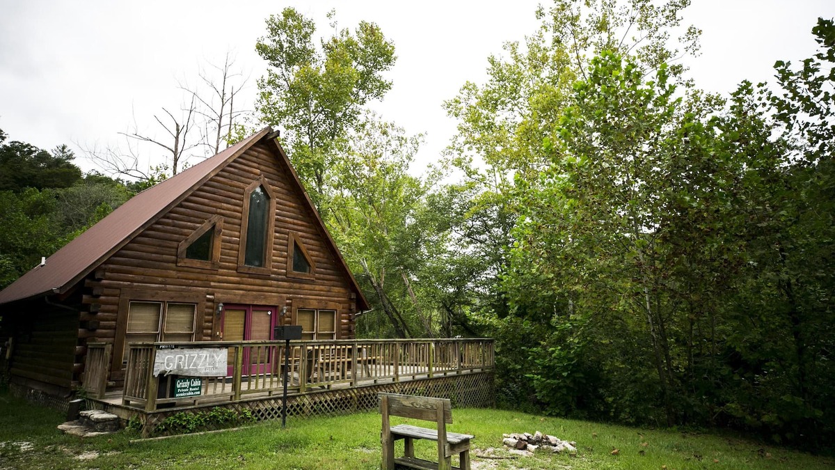 Slade Cabin | Pet friendly, with a new hot tub. Overlooks fork of Red River.