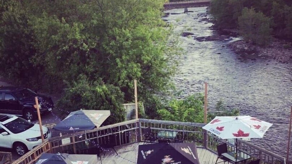 Petawawa Hotel | Petawawa River Inn and Suites