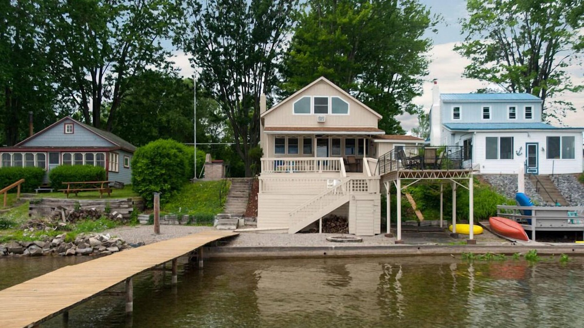 Seneca Falls House | "Pete's Paradise: Charming Cayuga Lake Cottage"