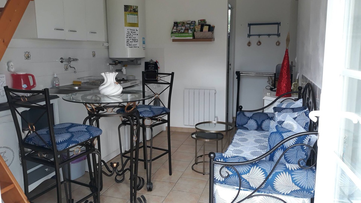 Sainte-Marie-du-Mont Apartment | Petit Appartement Pour 2 Situé à 500 Mètres du Musée D'utah Beach