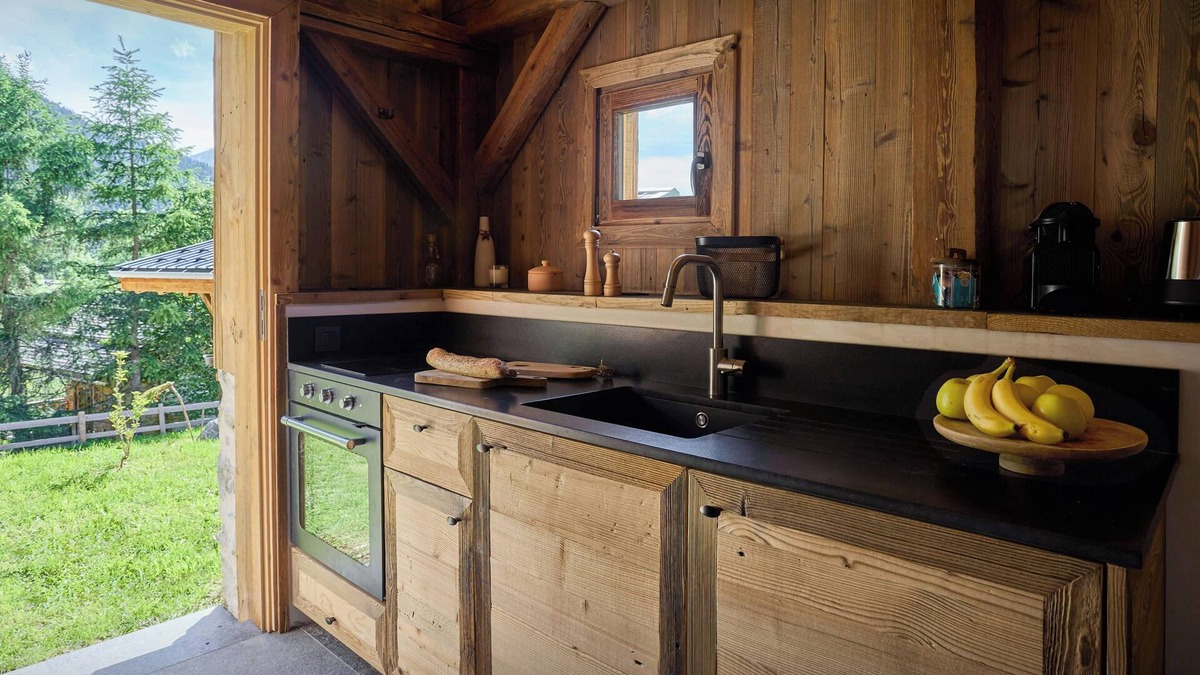 Saint-Gervais-les-Bains Ski Chalet | Petit Mazot La Chandelle - romantic mountain stay for 2 - OVO Network