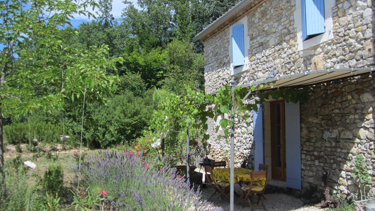 Cornillon Cottage | Petit Maison Broche -Traditional Stonehouse, pool, large Garden,
