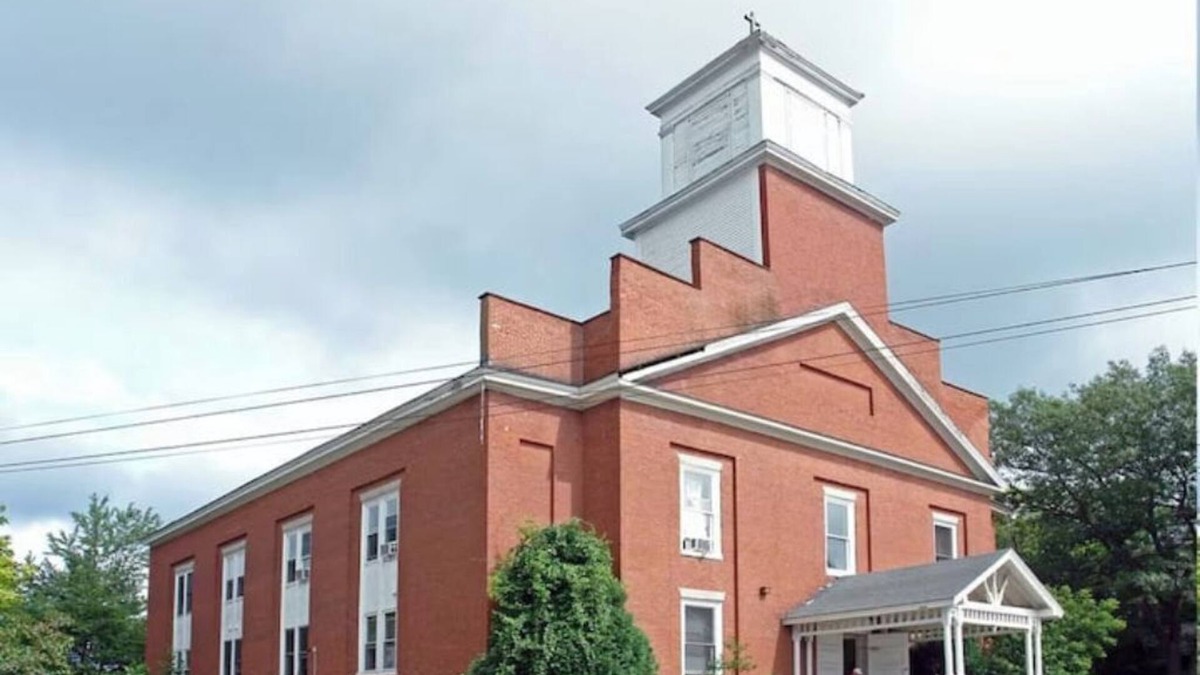 Somersworth Apartment | Petit & Modern w/Parking ~ Wine