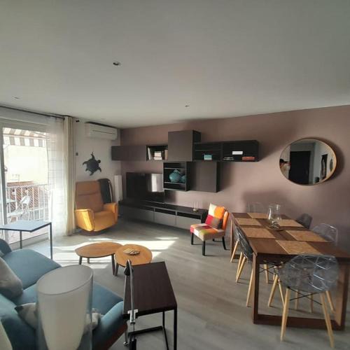 Sanary-sur-Mer Apartment | Petit Paradis Hyper Centre Sanary 3 chambres Parking Clims Wifi Terrasse
