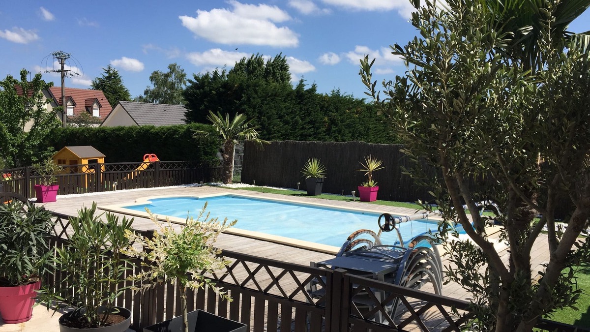 Corgoloin House | Petit Paradis: Modern villa 150m2 with Palm trees pool and 80m2 terrace