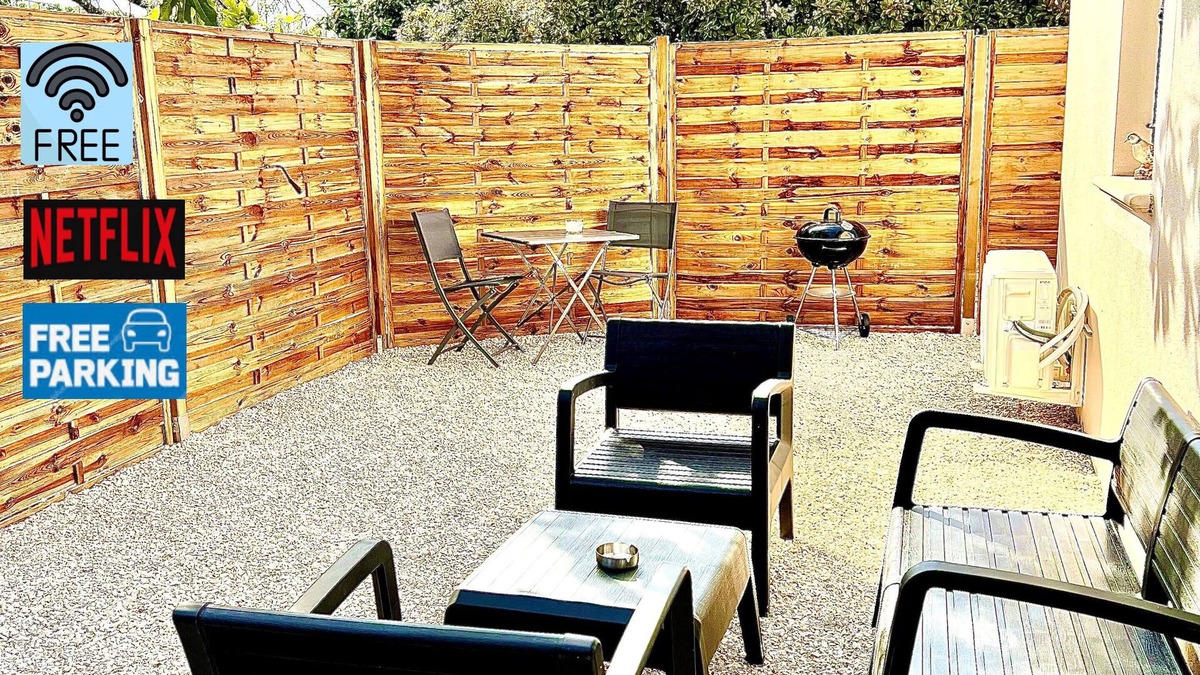 Les Baraques Villa | Petit T2 Bas de Villa Avec Extérieur Privatif