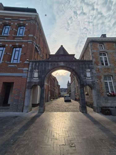 Chimay House | Petite chambre dans la rue du Château