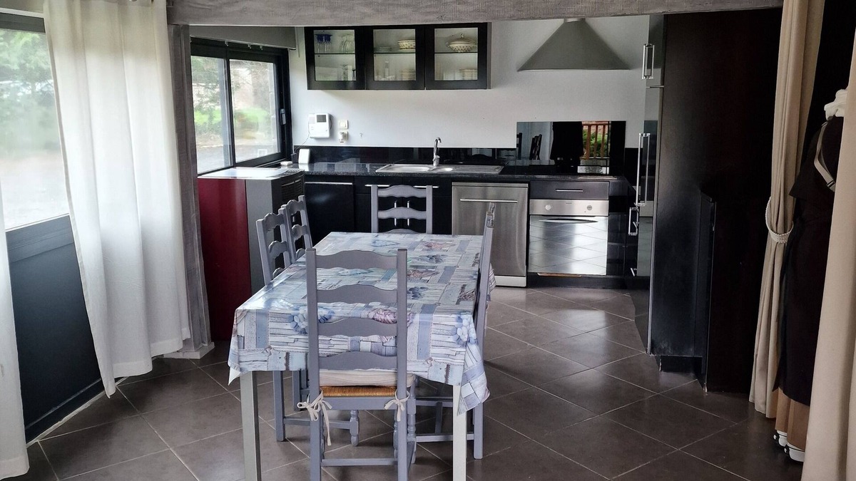 Quesmy House | Petite Maison Dépendance du Château de Quesmy Tout Confort Grands Espaces