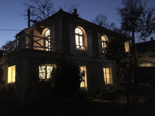 Garches Bed & Breakfast | Petite maison de charme - Paris - Rolland Garros - Versailles - Golf - Normandie