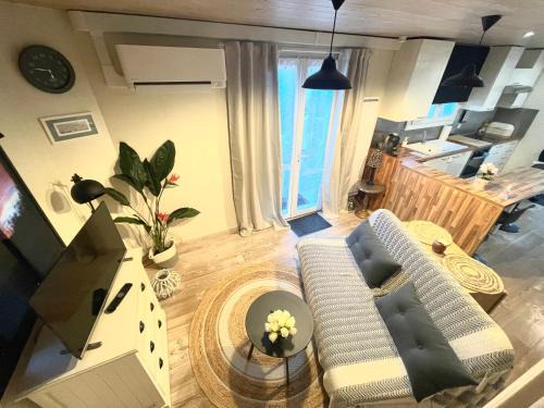 Taillebourg House | Petite Maison des Renaudins