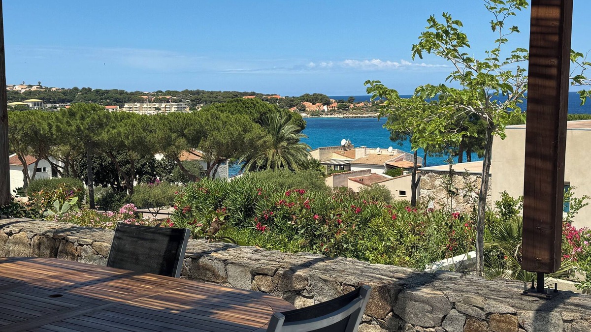 Marine de Saint Ambroggio Villa | Petite Villa au Calme à 100 Mètres de la mer Terrasse Jardin vue mer