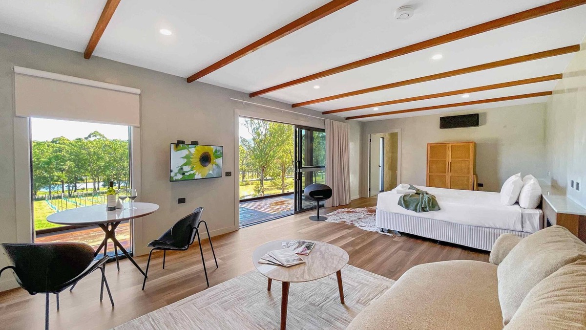 Broke Apartment | Petra @ Cael's Gate - Stylish studio at Cael's Gate Wines