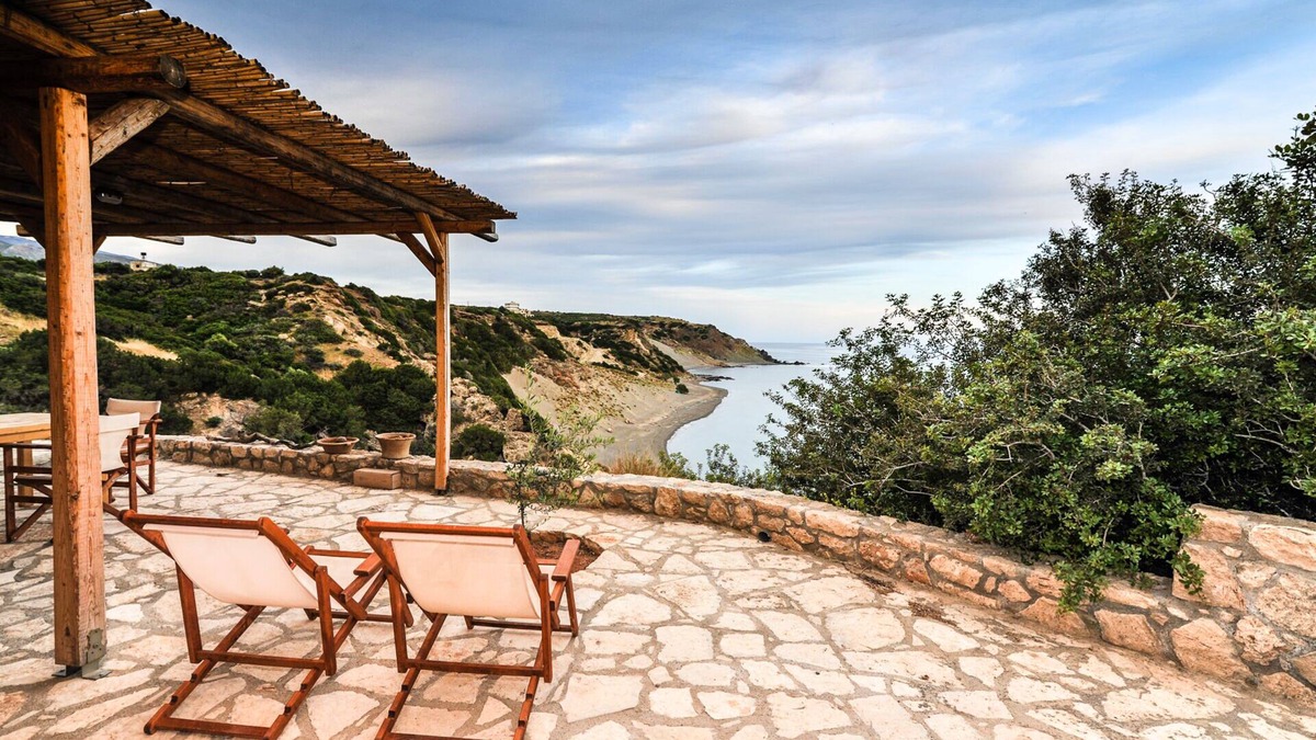 Minoa Pediada House | Petrino Beach house - a few steps from the sea away from crowds