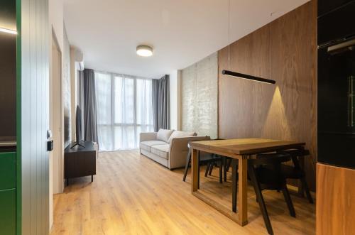 Afanasivsʹkyy Yar Apartment | Petrovdom Apartments 10-230 in RC Yaroslaviv Grad, Bulvarno Kudriavska 17