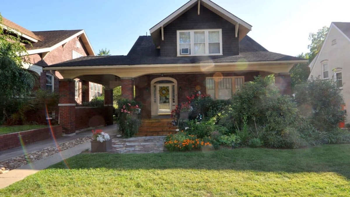 Berkeley Springs House | Pets, hot tub, screen porch, wifi, fenced yard, king bed, town