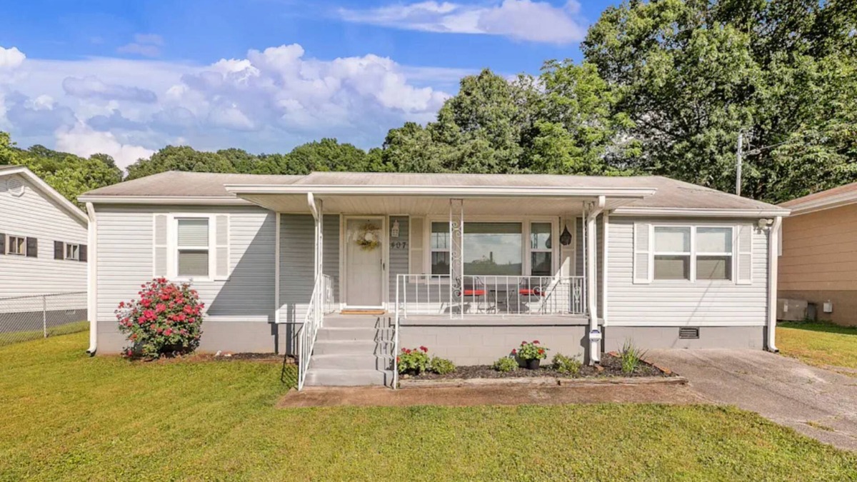 Rossville House | Pets Welcome - 5 Miles to Downtown Chattanooga; Quiet Neighborhood, Dog-friendly home w/Fence