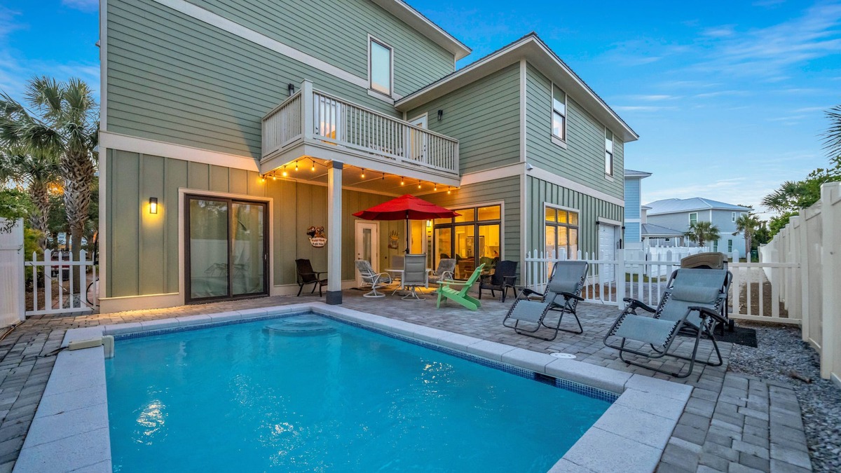 Emerald Waters Village House | Pets Welcome! Beautiful Emerald Waters Home, 2 Community Pools, Pvt Pool!