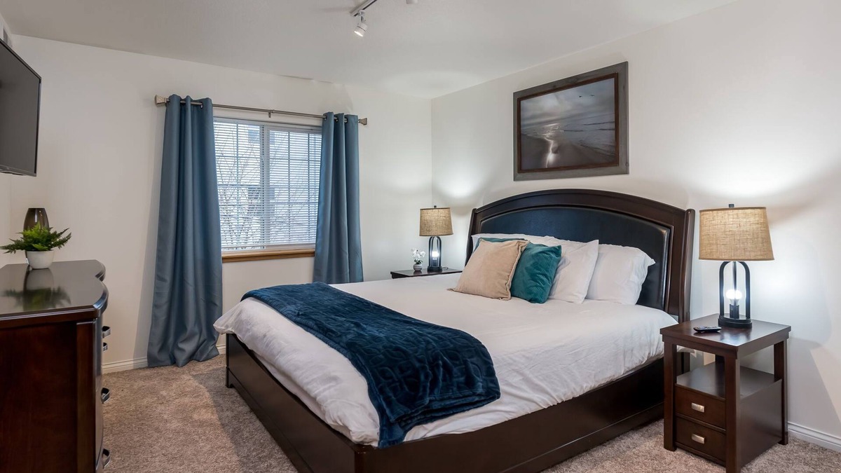 Whittier Apartment | Pets Welcome🐶King Bed🐶Fast WiFi🐶Keurig+Coffee🐶W/D