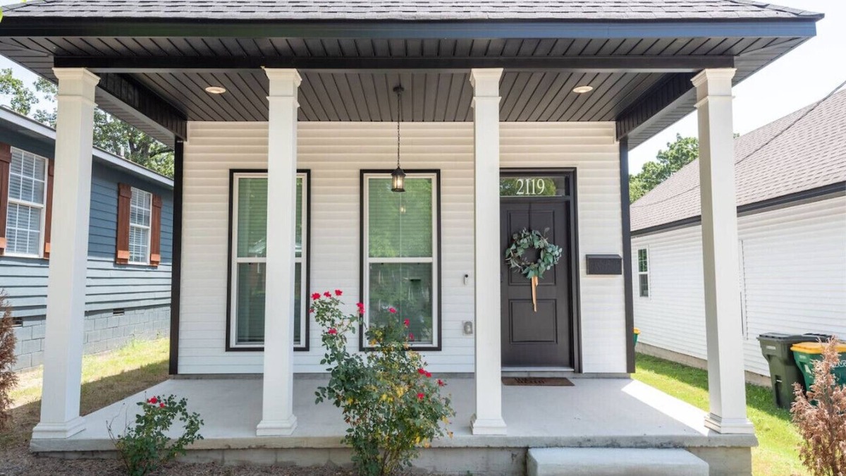 Pettaway House | Pettaway LR Bungalow