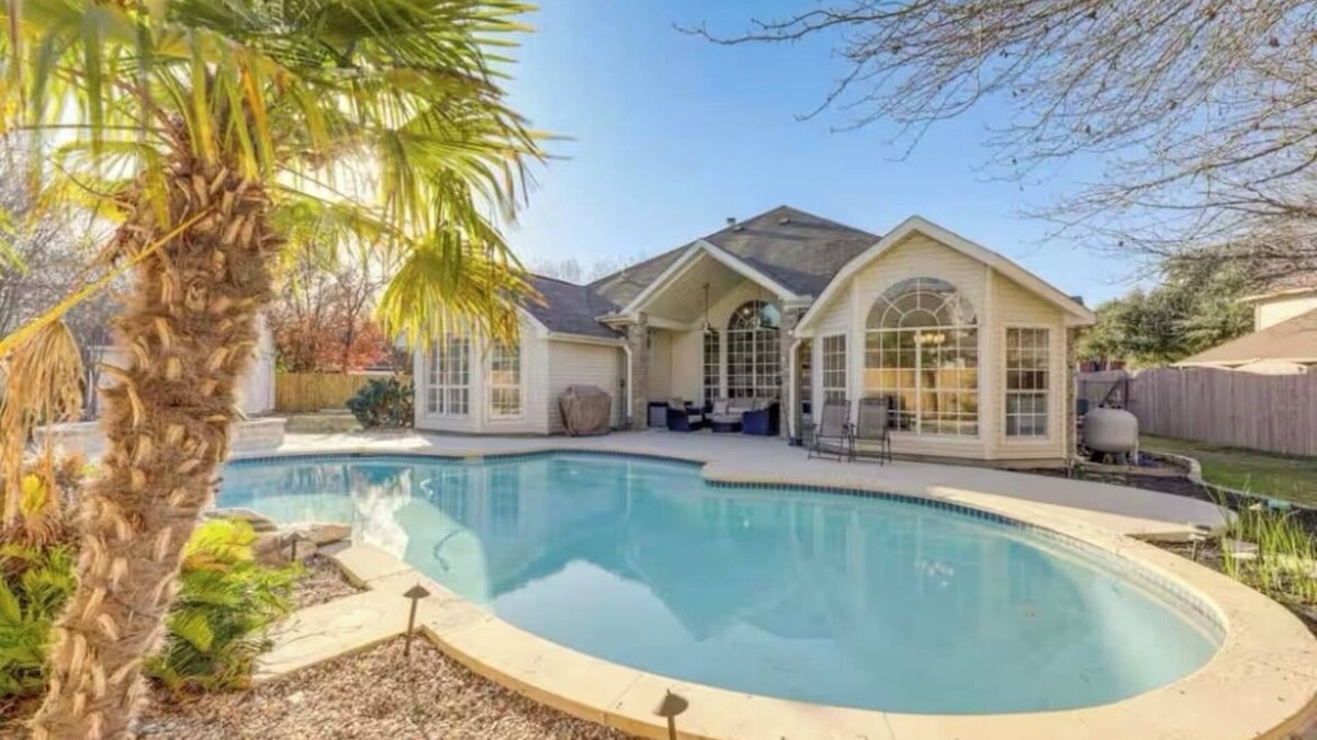 Pflugerville House | Pflugerville Oasis- 9ML to Downtown of Austin-Delightful Vacation HOME