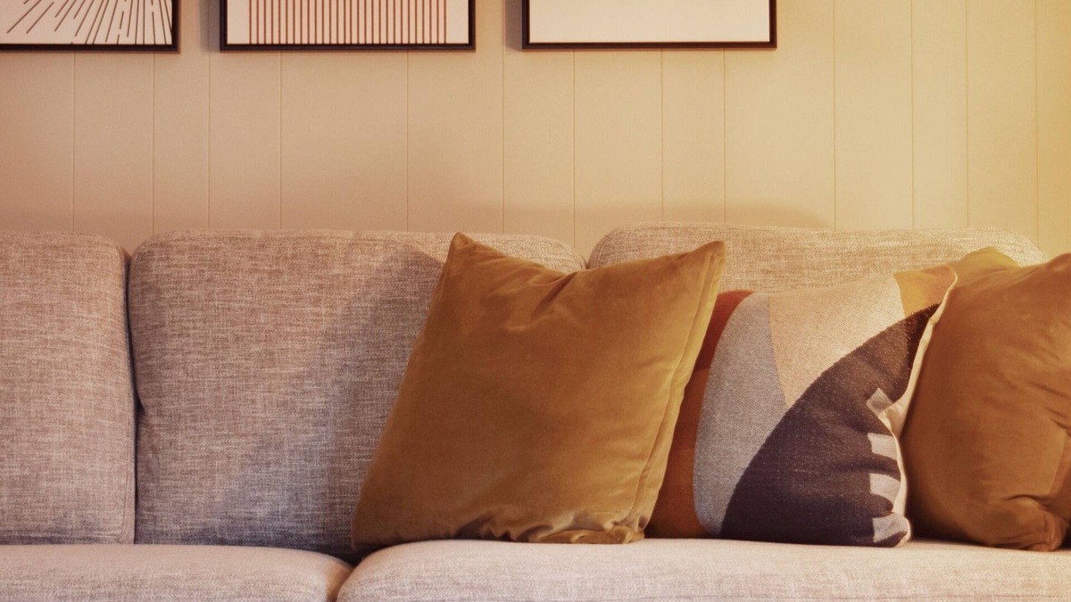 Brentwood Apartment | PGH Home Away From Home - Pet Friendly!