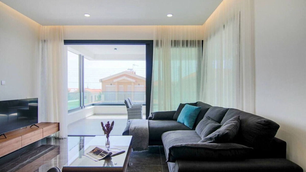 Agios Athanasios Apartment | Phaedrus Living: City View Anna Residence 102