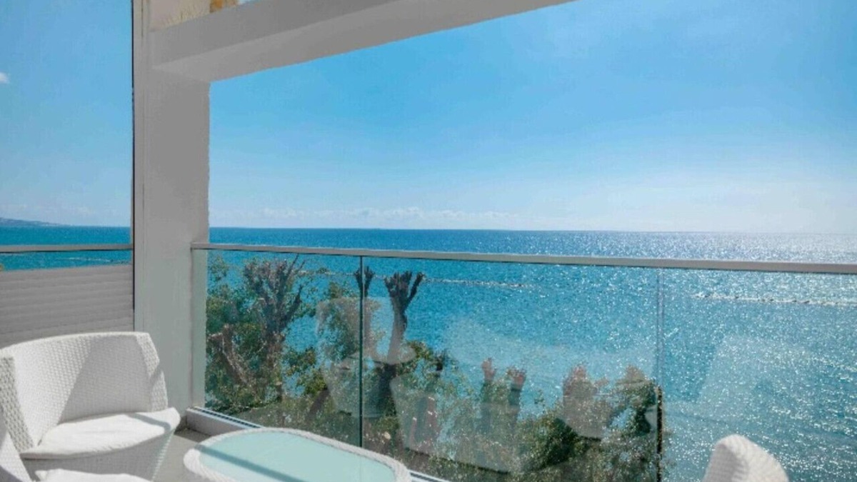 Potamos tis Germasogeias Apartment | Phaedrus Living: Beach Front Flat Kyma