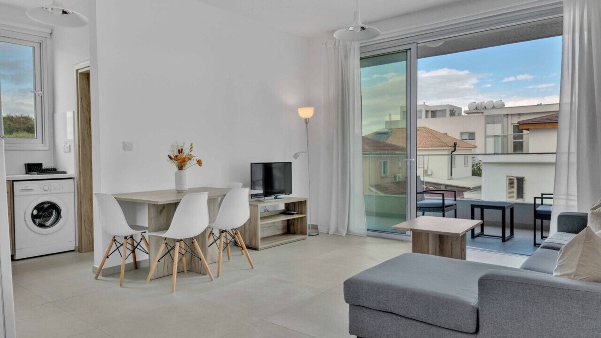 Strovolos Apartment | Phaedrus Living: Eolus Residences Hera