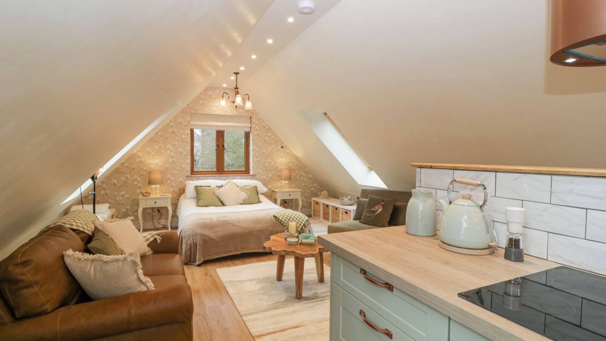 Old Gore Cottage | PHEASANTS RISE APARTMENT, pet friendly, with a garden in Ross-On-Wye