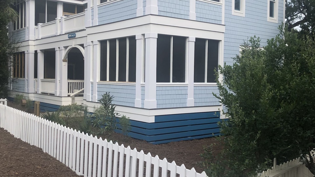 Cape Fear Station House | PHENOMENAL NEW HOME 7 BR 7.5 WALK TO E BEACH, EA BR PRIVATE BR & OUTDOOR SPACE