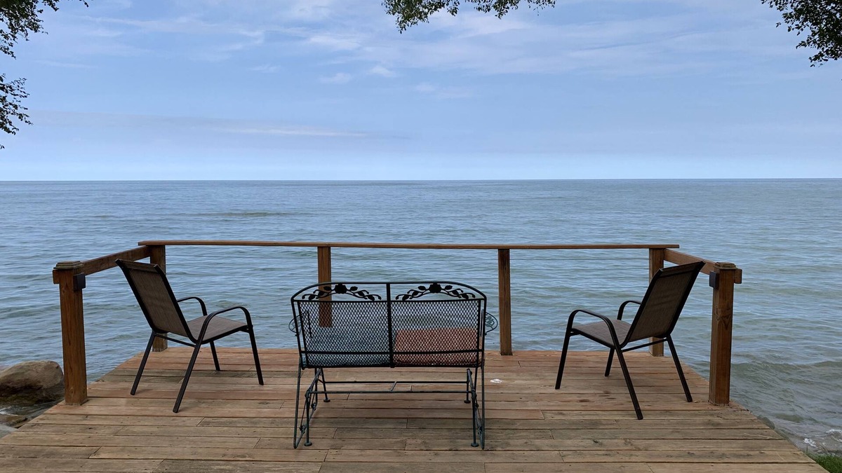 Port Hope Cabin | Phenomenal views at this lakeside Cabin!