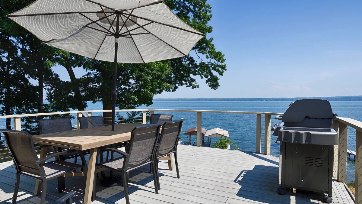 Town of Torrey House | Phil's Paradise at Perry Point: Pet Friendly + Seneca Lake Wine Trail Retreat!