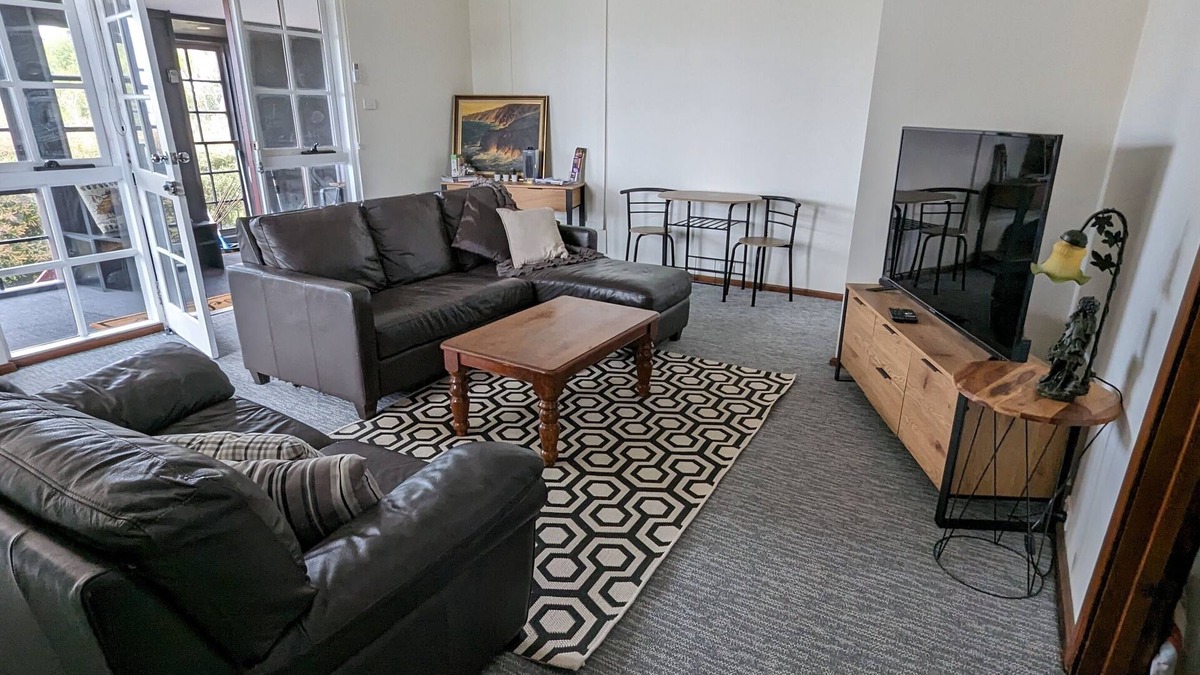 Smiths Beach Apartment | PHILLIP ISLAND Smiths BeachnStunning 2br ApartmentnWalk 1min Beach 5min GP Track