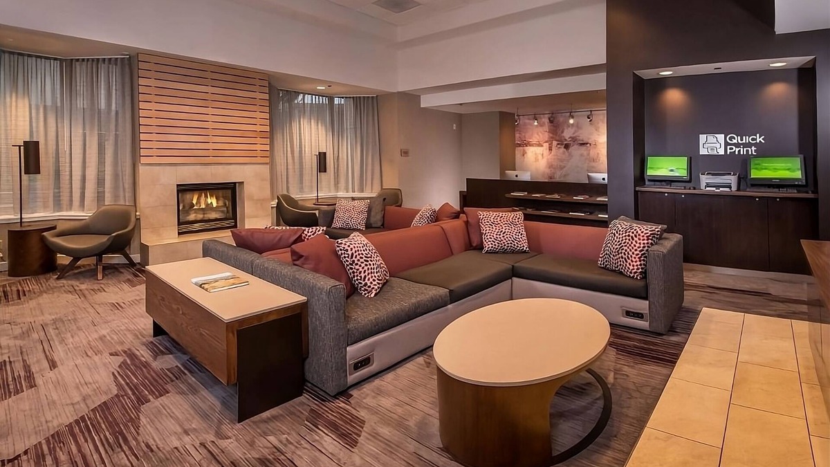Rosslyn Apartment | Phillips Collection Tour ! TWO 2BR Suites, Picnic Area, Pets Allowed