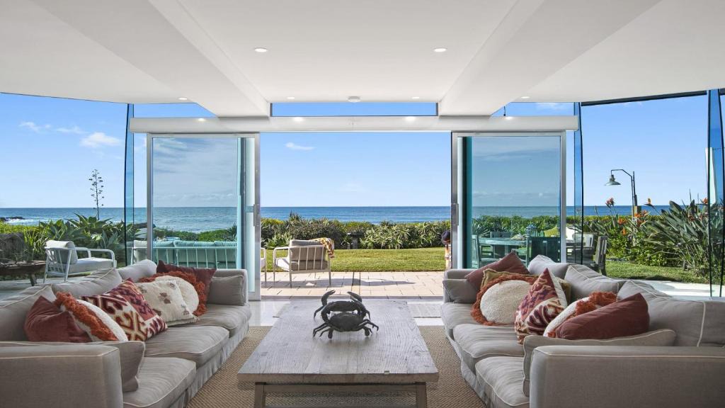 North Avoca House | Philotimo - Absolute Beach Front at North Avoca
