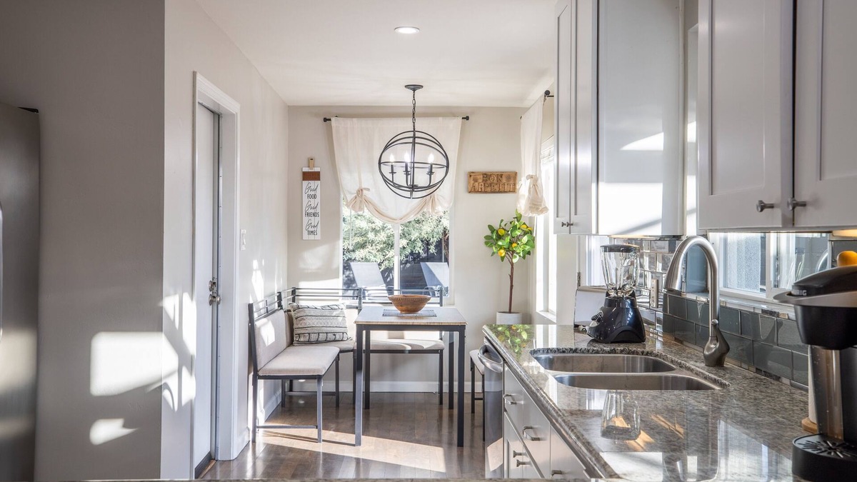 Arcadia Lite House | Phoenix Arcadia Turney 4 Bedroom Home by RedAwning