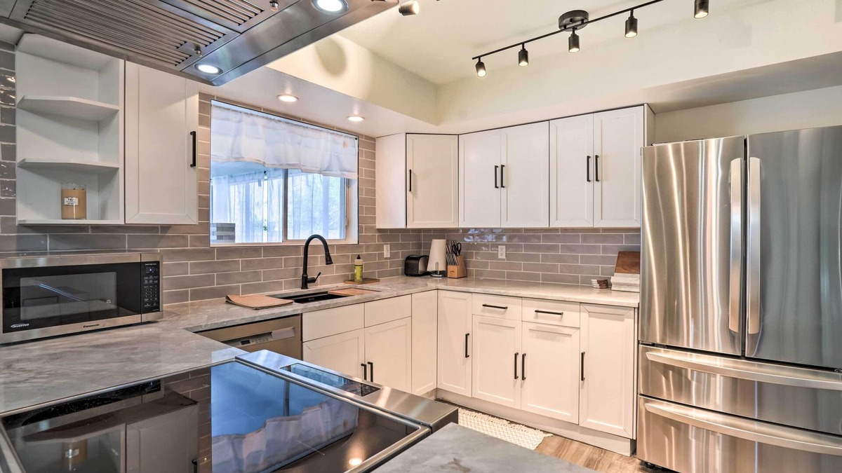 Cavalier Estates Cottage | Phoenix Home w/ Pool, Putting Green & Game Room