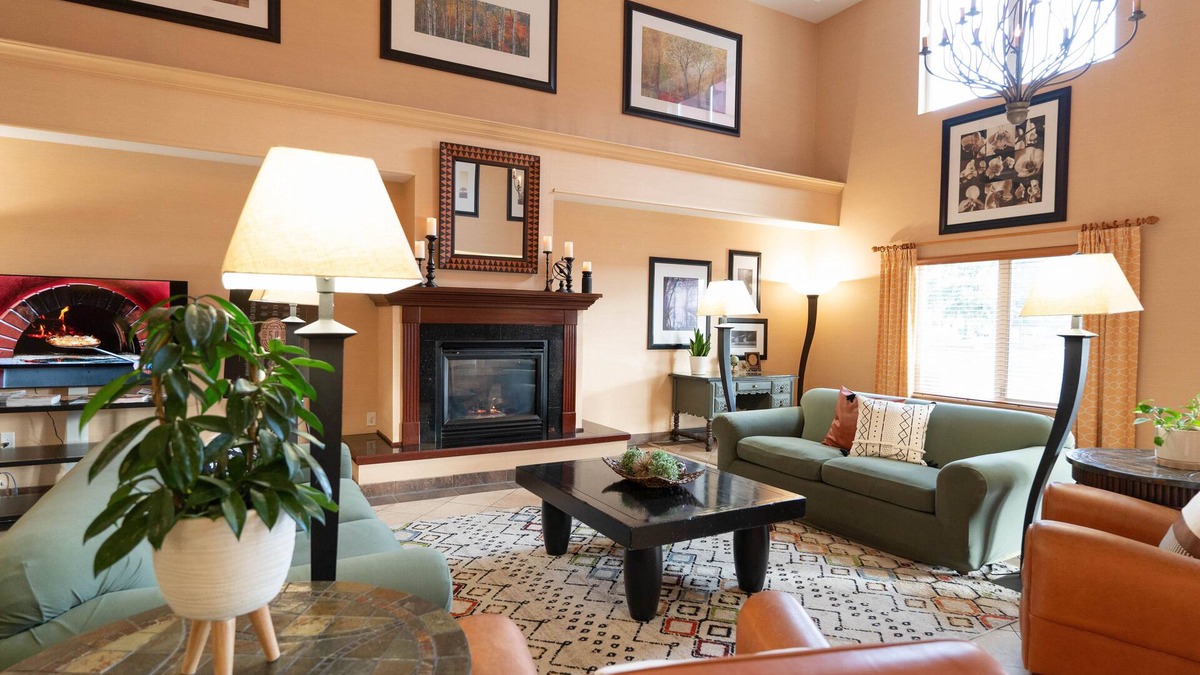Albany Hotel | Phoenix Inn Suites - Albany