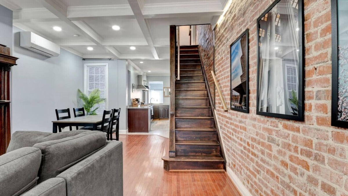 H Street Corridor House | Phoenix's Place - Capitol Hill