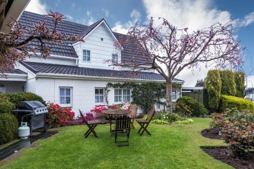 Waipahihi Apartment | Phoenix Thermal Resort - Taupo