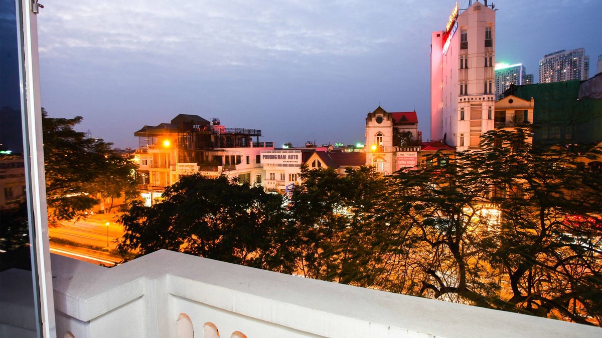 Long Bien Hotel | Phuong Trang Hotel Hanoi