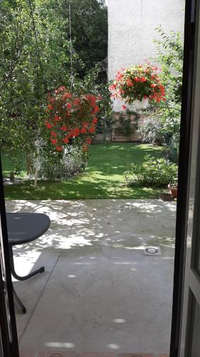 Neulerchenfeld Apartment | Pia's Gardenview